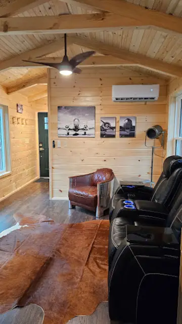 The Aviator, living room, photo 3