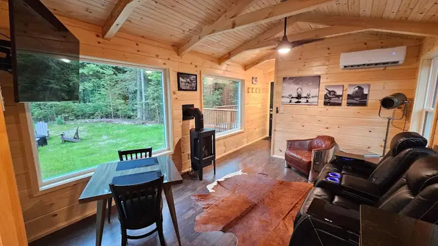 The Aviator, living room, photo 6